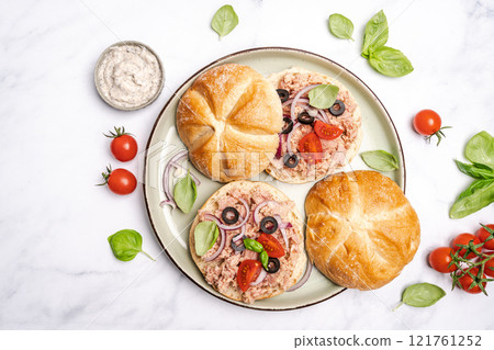 Open sandwiches with canned tuna Open sandwiches with canned tuna 121761252