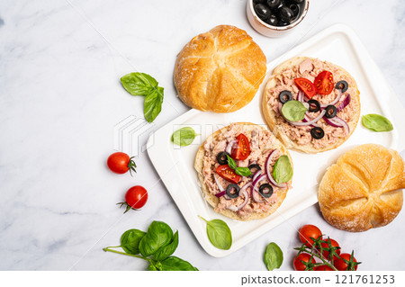 Open sandwiches with canned tuna Open sandwiches with canned tuna 121761253