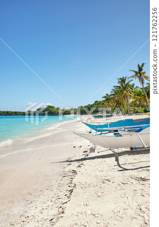 Beautiful beach with bangka boats on Malapascua Island, Philippines. 121762256