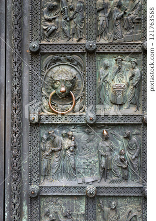 Metal Doors of Ancient Bremen Cathedral St.Petri-Dom, Germany. 121763568