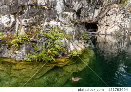 Landscape of the mountain park Ruskeala in the Republic of Karelia 121763694