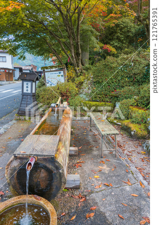 Water boat in front of Jyoshoji Temple [Okusa Village, Kiso District] 121765391