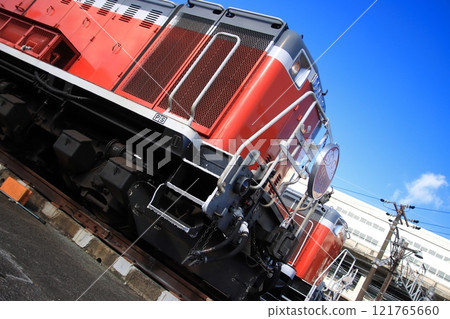 DD51-1192和DE10-1028在網幹綜合車輛廠排隊_2024/12/15 照片 121765660