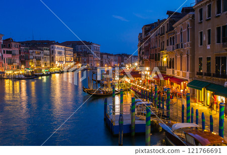 Grand Canal night view from Rialto Bridge (Italy-Venice) Grand Canal night view from Rialto Bridge (Italy-Venice) 121766691