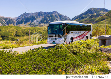 Autumn on the Tateyama Kurobe Alpine Route, autumn leaves at Tengu-daira, Tateyama Kogen Bus Autumn on the Tateyama Kurobe Alpine Route, autumn leaves at Tengu-daira, Tateyama Kogen Bus 121766785