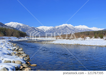 信濃大町山景：冬季北阿爾卑斯立山連峰 121767395