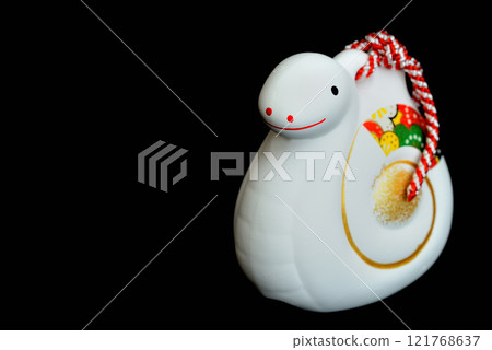 新年素材蛇年生肖土鐘黑色背景 121768637