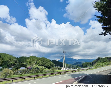The blue sky of Kumamoto, Kyushu The blue sky of Kumamoto, Kyushu 121768807