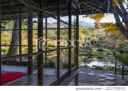 Isuien Garden (Nara City) Looking out over the rear garden through the windows of Hyoshintei 121770353