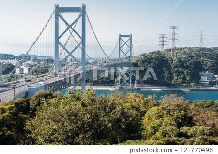 [Kitakyushu Mojiko Port: Kanmon Strait and Kanmon Bridge from Mekari No. 2 Observation Deck] 121770496