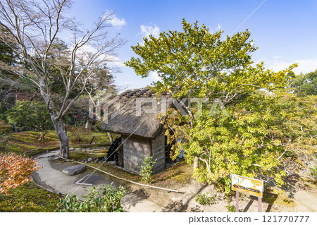 Watermill in the rear garden of Isuien Garden (Nara City) 121770777