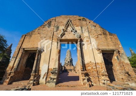 Wat Ratchaburana, Ayutthaya, Thailand 121771025