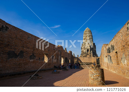 Wat Ratchaburana, Ayutthaya, Thailand 121771026
