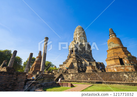 Wat Ratchaburana, Ayutthaya, Thailand 121771032