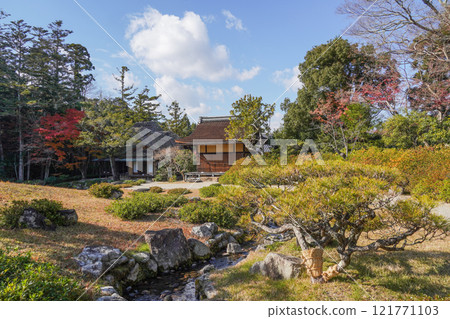 Isuien Garden (Nara City) Back Garden 121771103