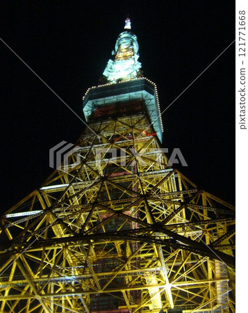 Tokyo Tower at night 121771668