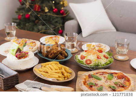 A sumptuous meal on the table at a Christmas party 121771838