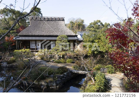 Sanshutei, in front of Isuien Garden (Nara City) 121772156