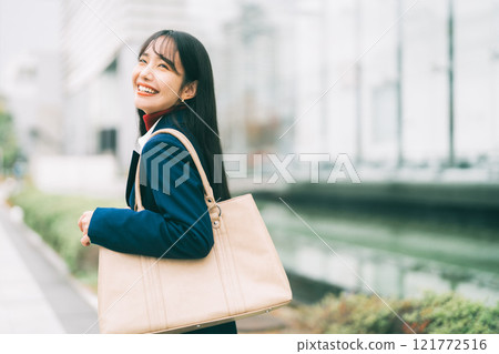 時尚的女商人 121772516