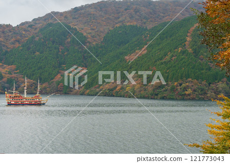 箱根蘆之湖的秋葉 121773043