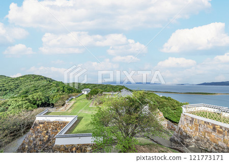 View of the surrounding area from Tomioka Castle, Amakusa District, Kumamoto Prefecture 121773171