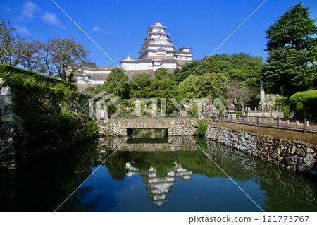 姬路城、大天守閣、水鏡（兵庫縣姬路市） 121773767