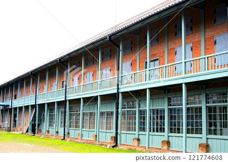 Tomioka Silk Mill's West Cocoon Warehouse (Tomioka City, Gunma Prefecture) Tomioka Silk Mill's West Cocoon Warehouse (Tomioka City, Gunma Prefecture) 121774608
