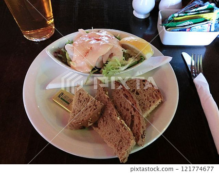 Rye bread and shrimp cocktail at a British pub lunch Rye bread and shrimp cocktail at a British pub lunch 121774677