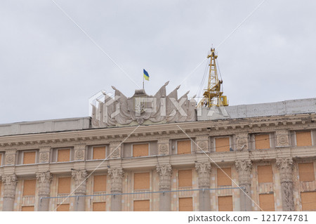 [Ukraine] The exterior of a government facility under repair in front of Freedom Square in eastern Kharkiv 121774781