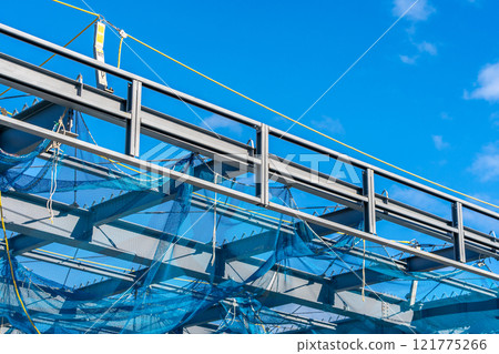 工地、高處作業、支柱、主繩支撐、主繩、水平網、安全措施、鋼結構、勞動事故預防措施 工地、高處作業、支柱、主繩支撐、主繩、水平網、安全措施、鋼結構、勞動事故預防措施 121775266