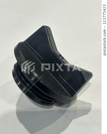 Oil cap interference undercut 121775423