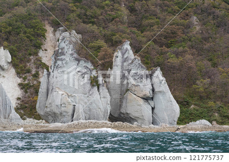 奇形怪狀的岩石的壯觀景色，下北半島，Hotokegaura 121775737