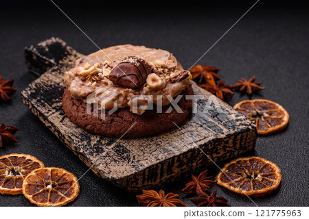 Sweet oatmeal cookies with buttercream or peanut butter Sweet oatmeal cookies with buttercream or peanut butter 121775963