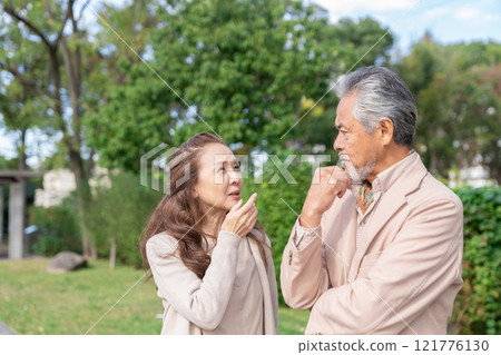 高級夫婦 121776130