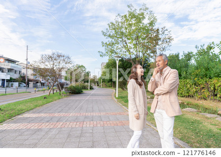 高級夫婦 121776146