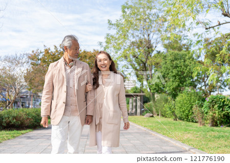 高級夫婦 121776190