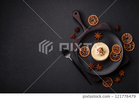 Sweet cheesecake tart with strawberries and mascarpone 121776479