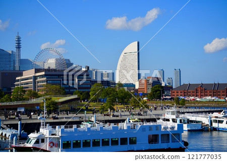 Beautiful scenery of Minato Mirai Beautiful scenery of Minato Mirai 121777035