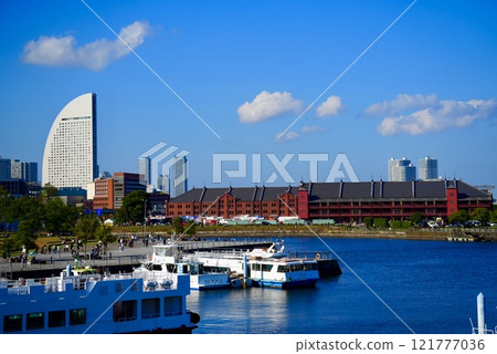 Beautiful scenery of Minato Mirai 121777036
