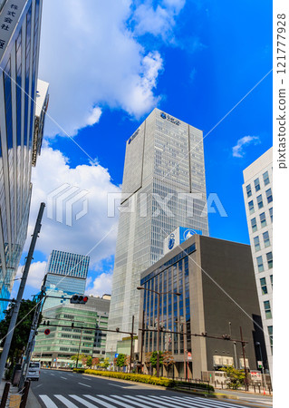 Cityscape of Nagatacho, Chiyoda Ward, Tokyo (along Sotobori-dori street) 121777928