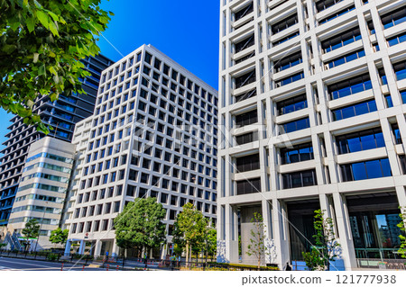 Tokyo, Minato Ward, Motoakasaka cityscape (AKASAKA K-TOWER and Kajima Construction Headquarters) 121777938