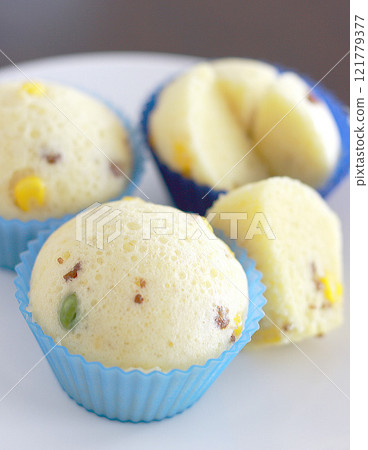 Freshly steamed fluffy mixed vegetable steamed bread Freshly steamed fluffy mixed vegetable steamed bread 121779377