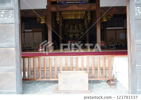 慶山源心寺是位於19號國道山側的一座大寺廟。這裡環境幽靜，寺廟裡的雕刻也很精美。 121781537