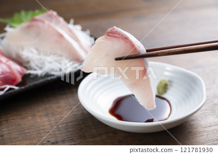 Kanpachi生魚片 121781930