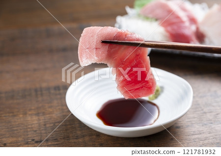 金槍魚生魚片 金槍魚生魚片 121781932