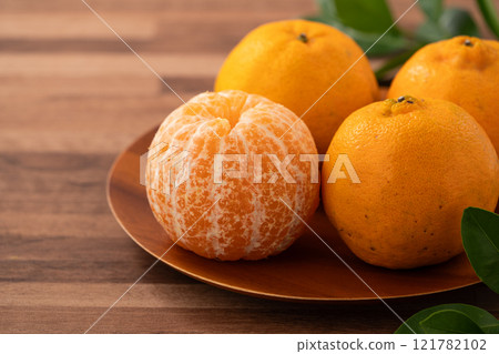 Mandarin orange agriculture wood board mandarin Tangerine wooden background mandarin orange みかん 121782102