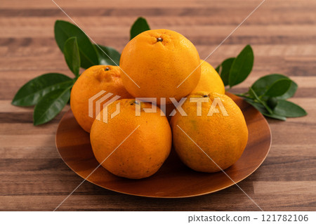 Mandarin orange agriculture wood board mandarin Tangerine wooden background mandarin orange みかん Mandarin orange agriculture wood board mandarin Tangerine wooden background mandarin orange みかん 121782106