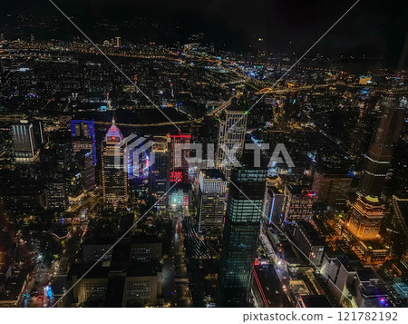 從台北 101 欣賞壯麗的夜景 從台北 101 欣賞壯麗的夜景 121782192