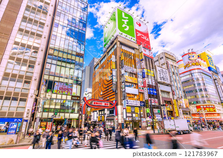 Tokyo cityscape in Japan in January. View of Kabukicho in Shinjuku, which is bustling even during the day. May the new era bring happiness = January 8, 2025 Tokyo cityscape in Japan in January. View of Kabukicho in Shinjuku, which is bustling even during the day. May the new era bring happiness = January 8, 2025 121783967
