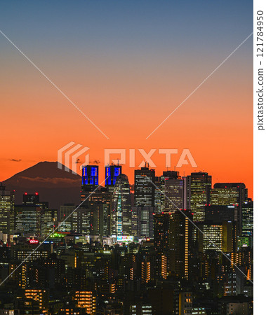 Tokyo Shinjuku skyscrapers and Mt. Fuji at dusk Tokyo Shinjuku skyscrapers and Mt. Fuji at dusk 121784950